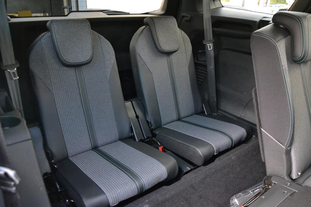 Peugeot 5008 1.5 HDi 130CV 7POSTI AUT.+NAV+LED+RCAM+PELLE+PDC