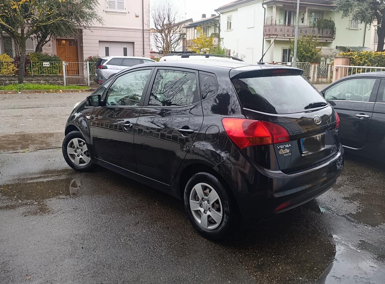 Kia Rio 1.4 CRDi WGT 5p. EX