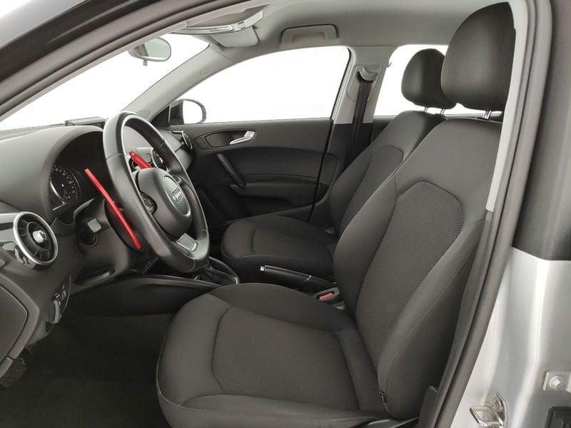 Audi A1 Sportback 1.6 tdi Admired s-tronic Sline esterno
