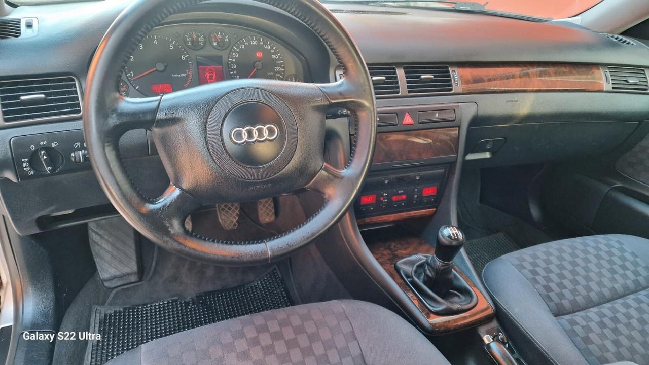 Audi A6 1.8 T 20V cat Avant Ambiente benzina