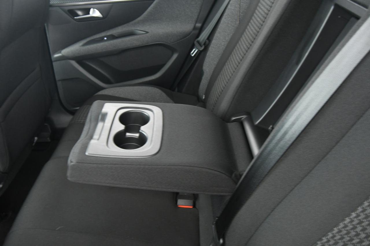 PEUGEOT 3008 1.5 bluehdi Business s&s 130cv eat8 APP CONNECT+NEOPATENTATI