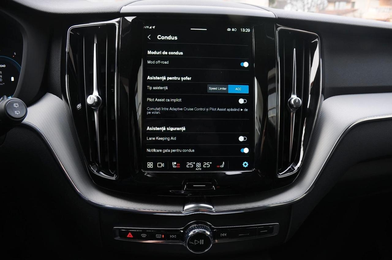 Volvo XC 60 XC60 B4 (d) AWD automatico Plus Dark