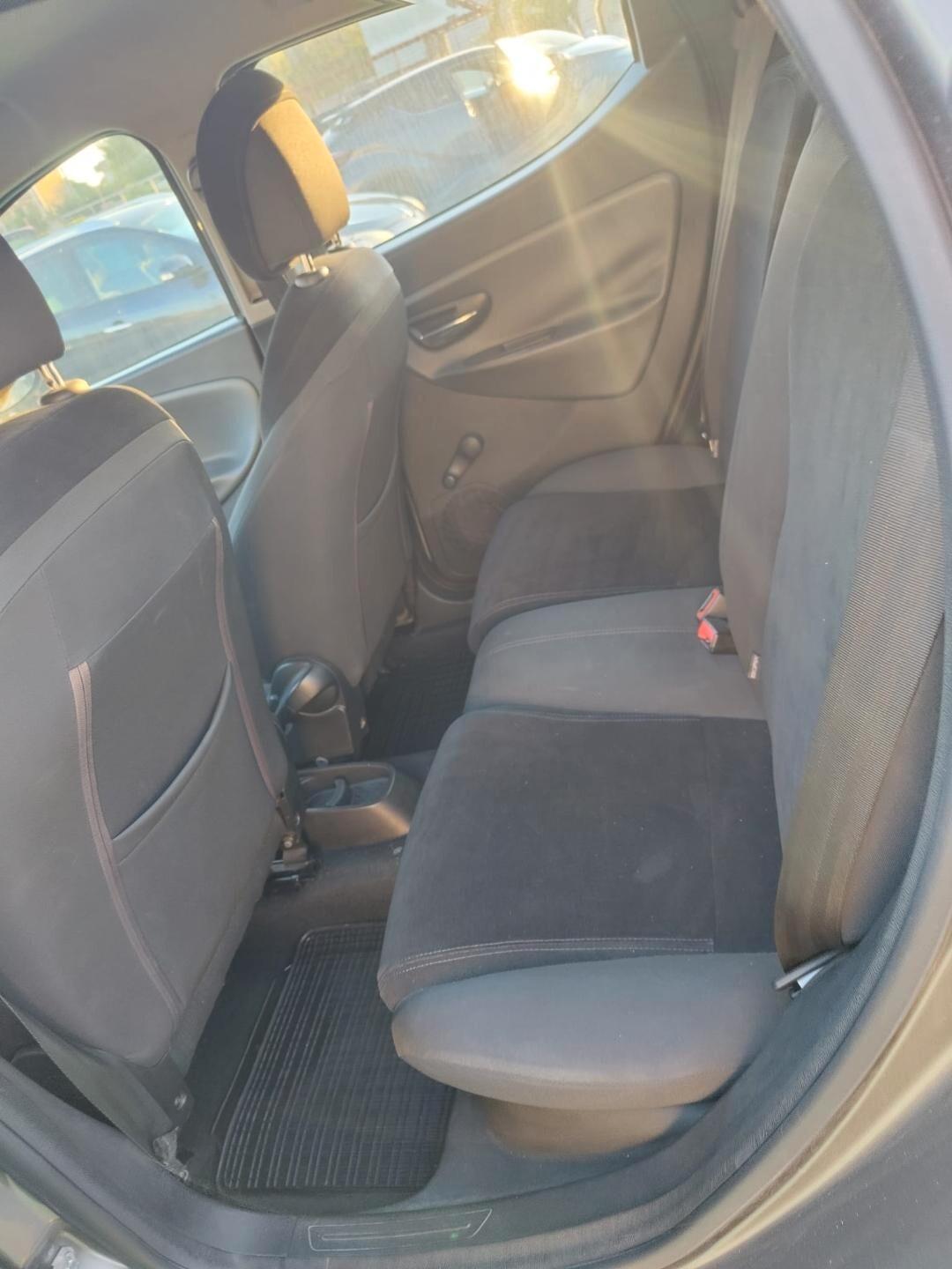 Lancia Ypsilon 1.2 69 CV Platinum