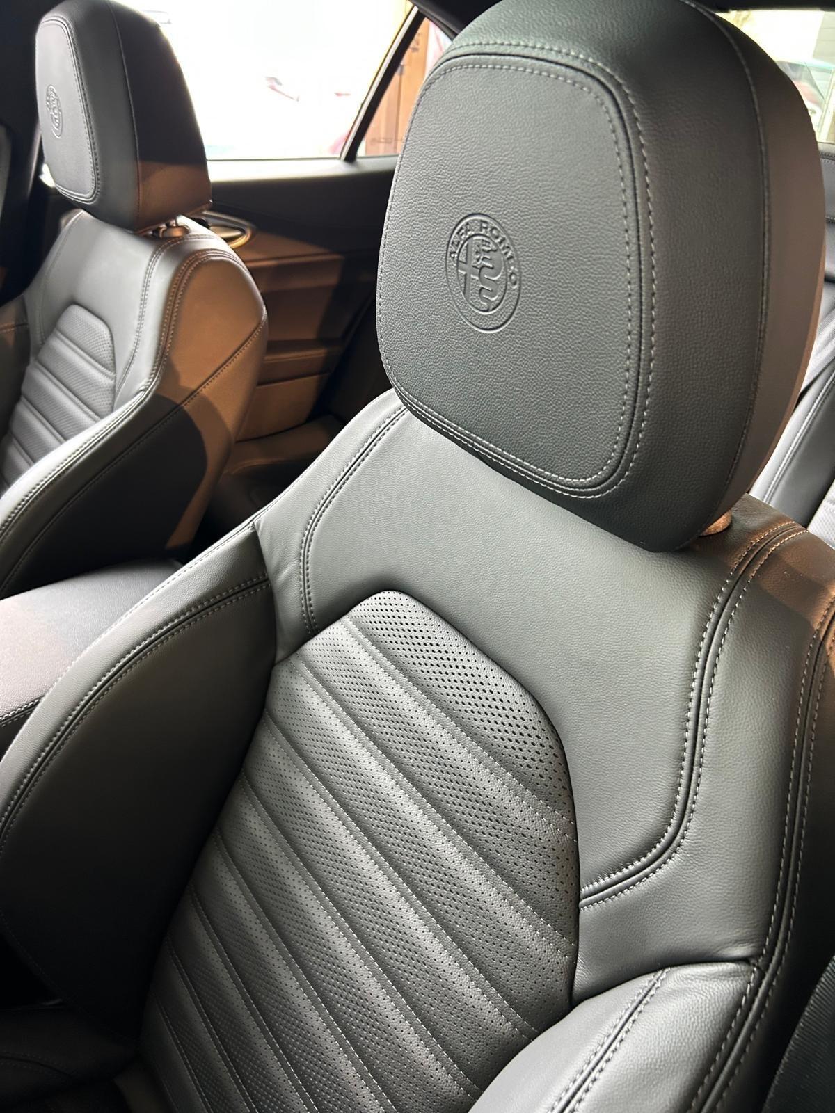 Alfa Romeo Giulia 2.0 Turbo 280 CV AT8 AWD Q4 Veloce