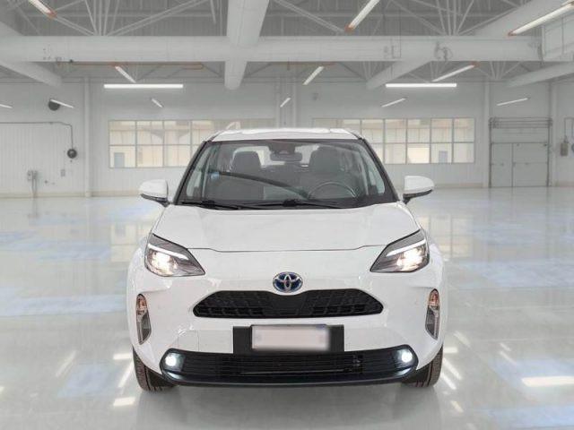 TOYOTA Yaris Cross 1.5 Hybrid 5p. E-CVT AWD-i Business