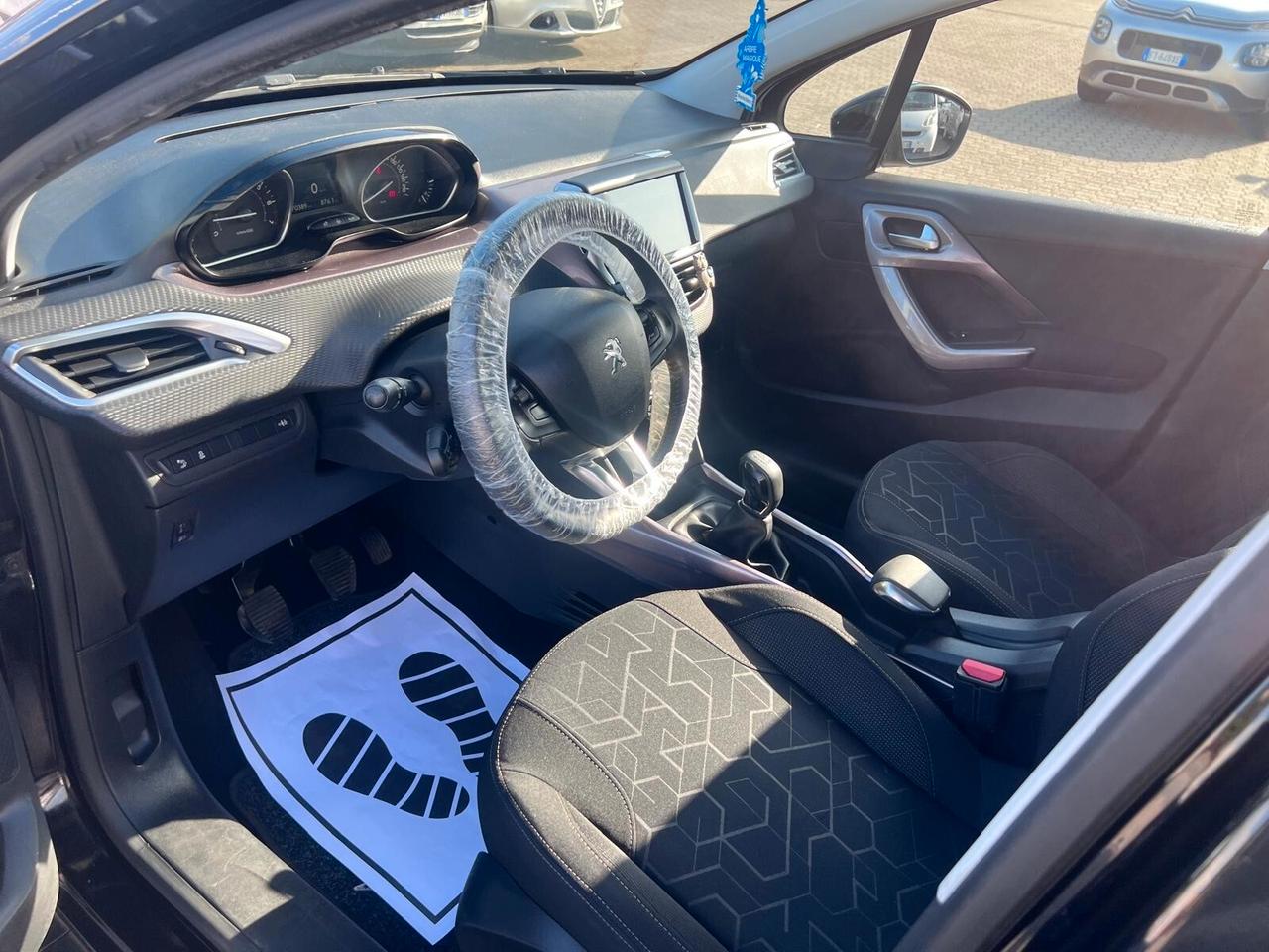 Peugeot 2008 1.2 VTi 82CV Allure