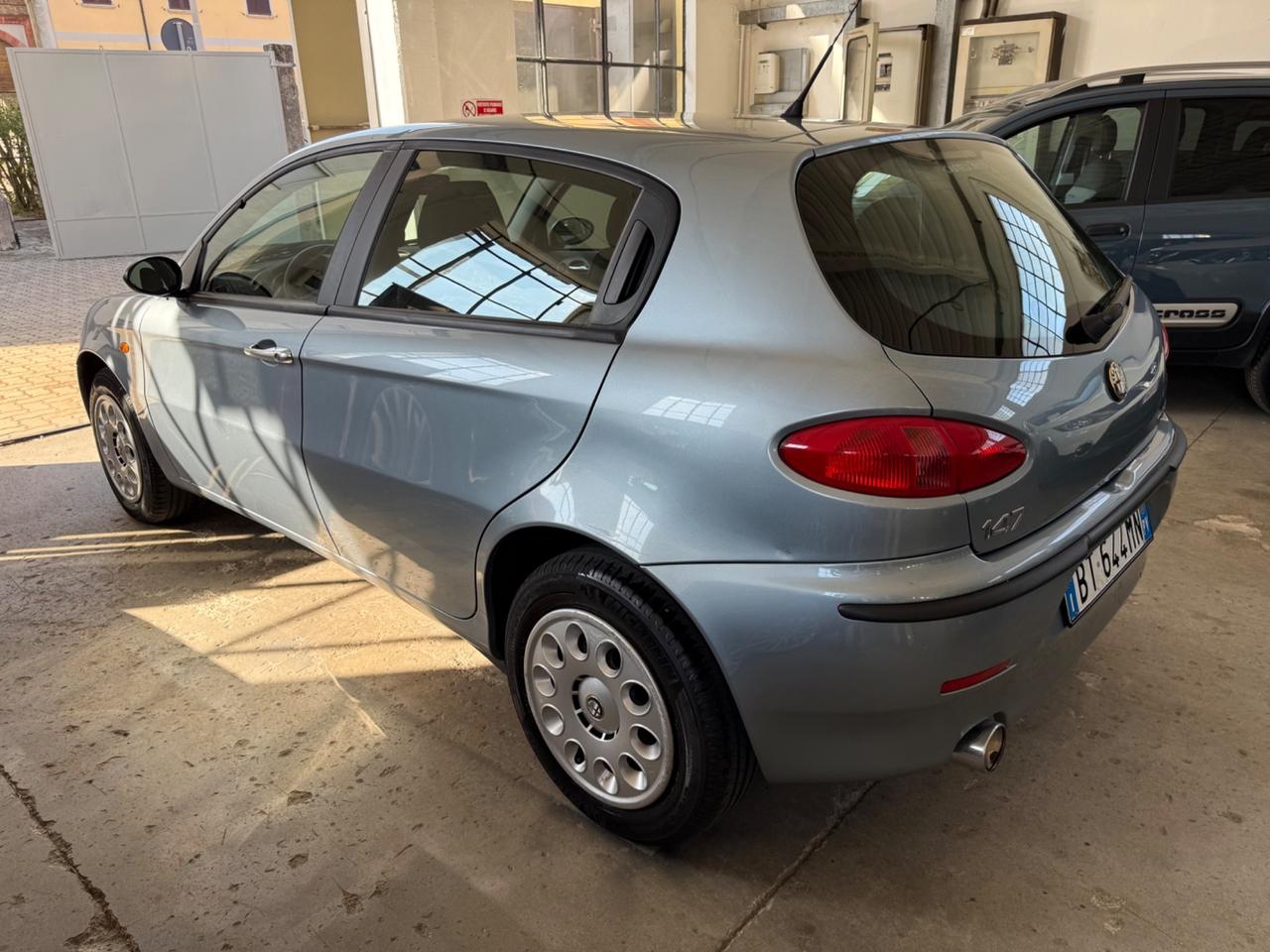 Alfa Romeo 147 1.6i 16V Twin Spark cat 5p. Progression