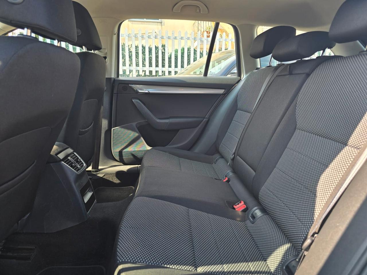 Skoda Octavia 1.4 TSI Executive G-Tec 110CV
