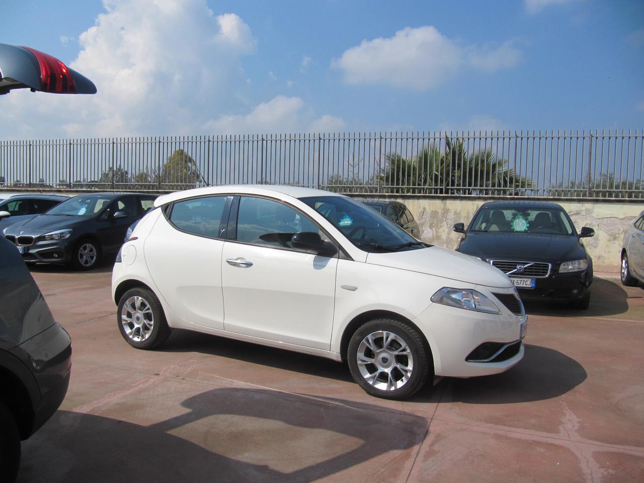 Lancia Ypsilon 1.3 MJT 16V 95 CV 5 porte S&S Silver
