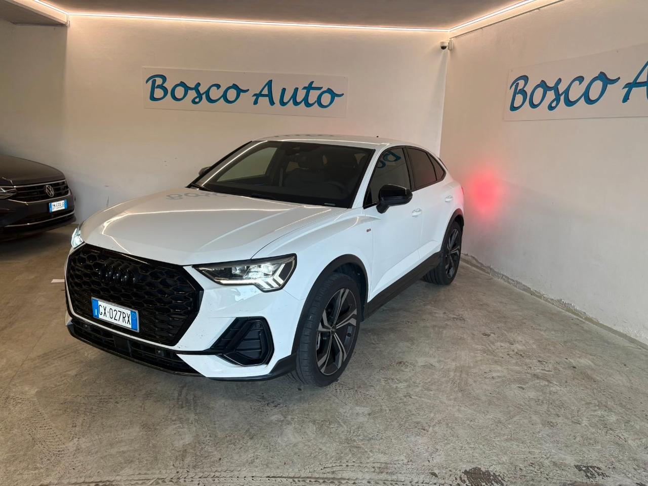 Audi Q3 Sportback 40 2.0 tdi Identity Black quattro 193cv s-tronic