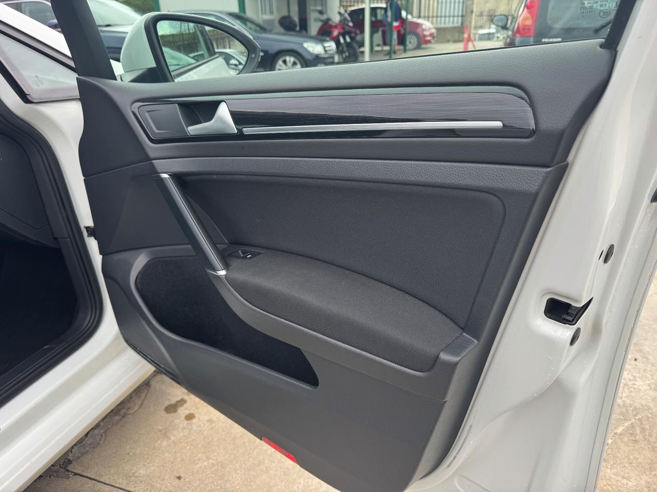 VOLKSWAGEN GOLF 7.5 1.5 TGI 150cv HIGHLINE