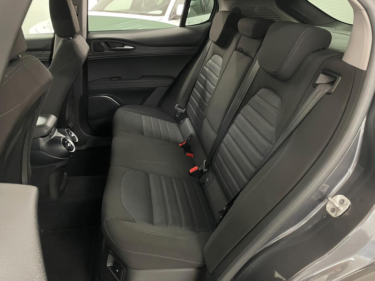 Alfa Romeo Stelvio 2.2 TD 160 CV BUSINESS AT8 NAVI 18" VETRI SCURI RETROCAMERA
