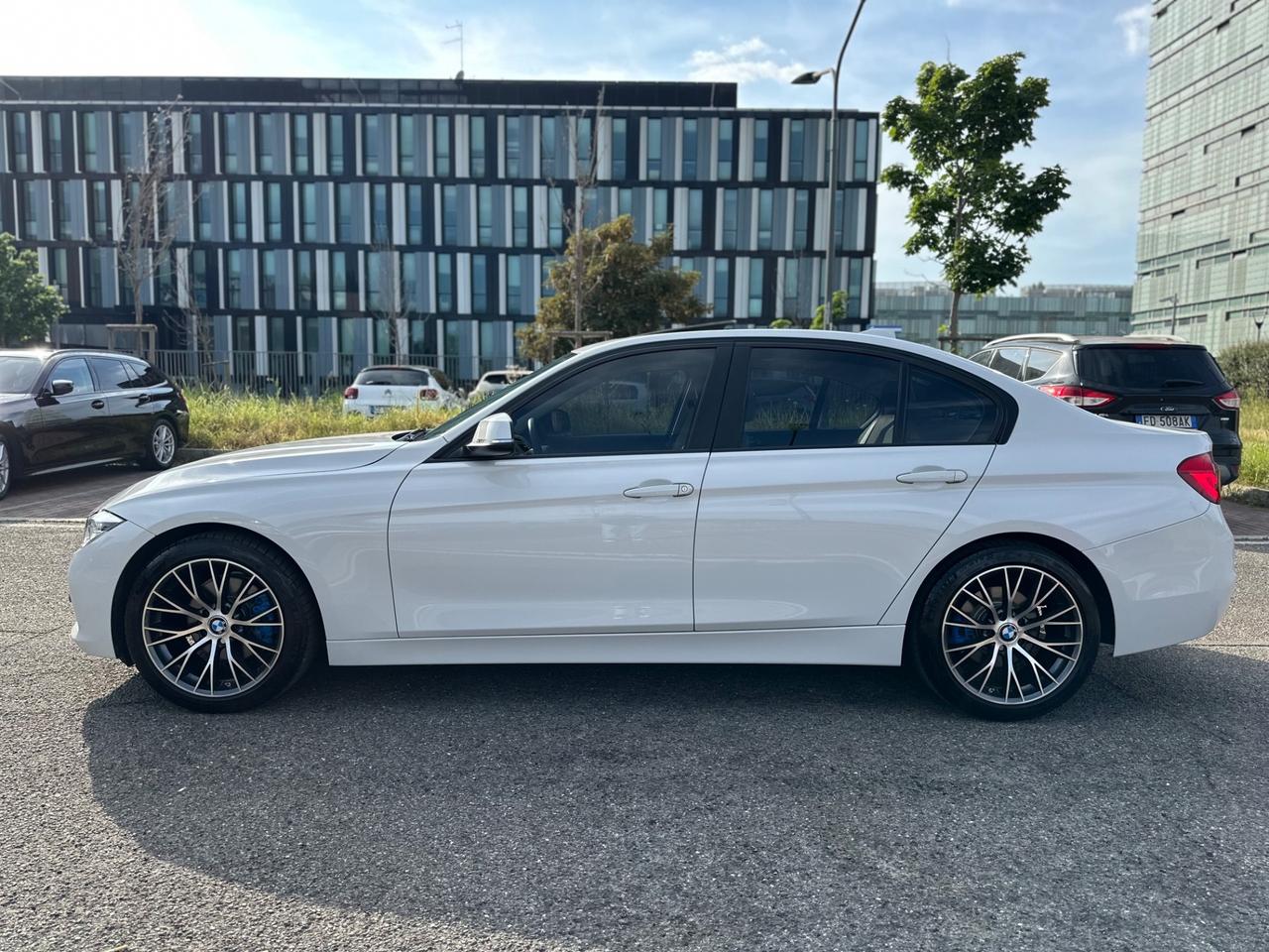 Bmw 320i berlina Business Advantage aut.