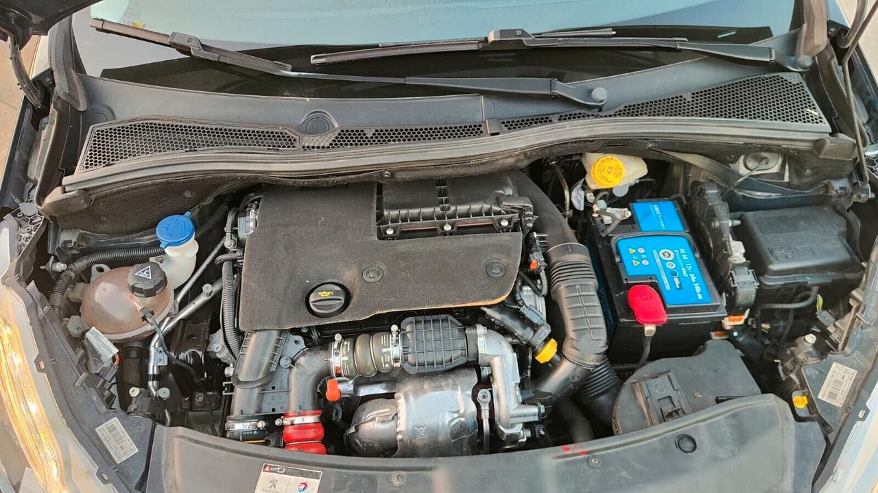 Peugeot 208 BlueHDi 75 5 porte Touch