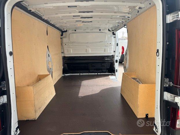 Renault Trafic 2.0 dCi 120CV Furgone anno 2020 SOL