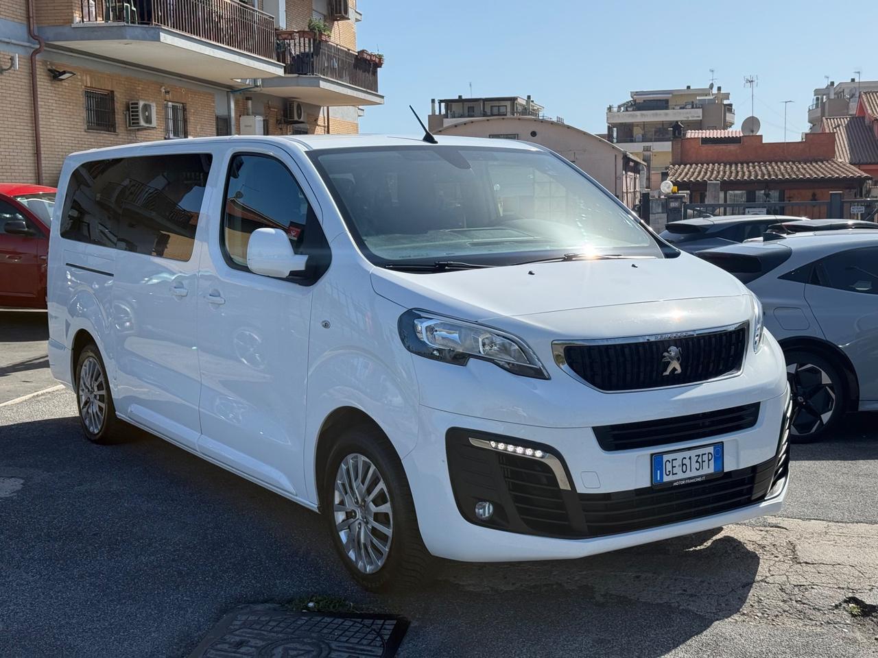 Peugeot Traveller 2.0 BlueHDi 140cv Long 9 POSTI