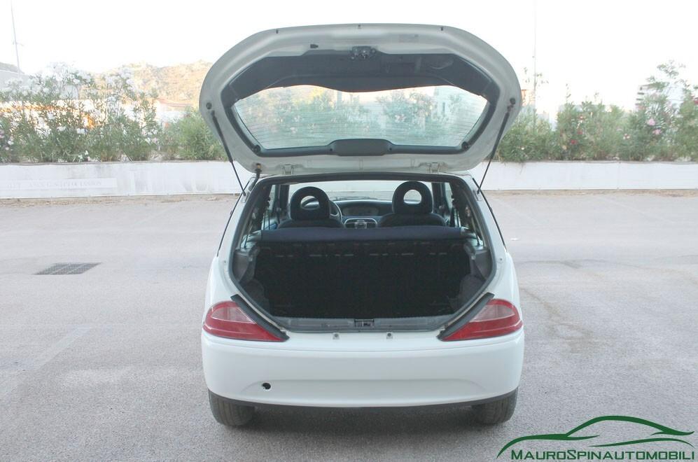 Lancia Ypsilon 1.2 ELEFANTINO BLU NEOPATENTATI