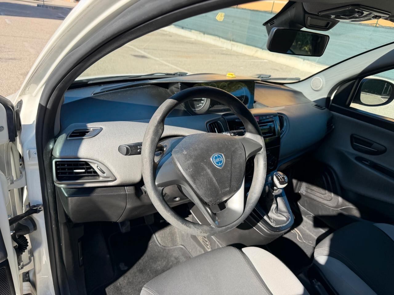 Lancia Ypsilon 0.9 Metano - NEOPATENTATI - 12 MESI DI GARANZIA -