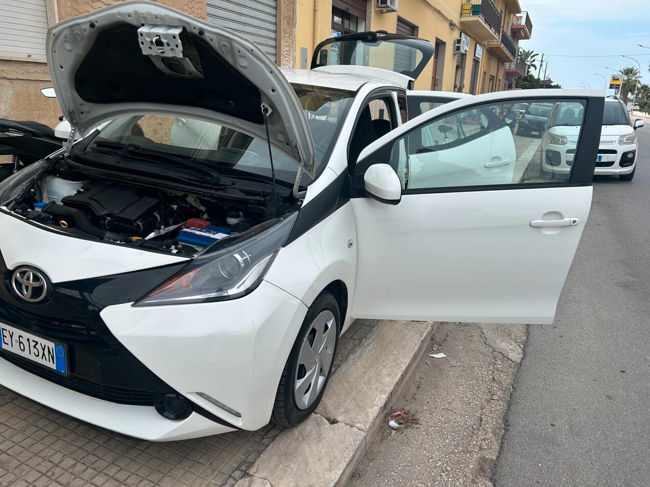 Toyota Aygo 1.0 VVT-i 69 CV 5 porte x-clusiv