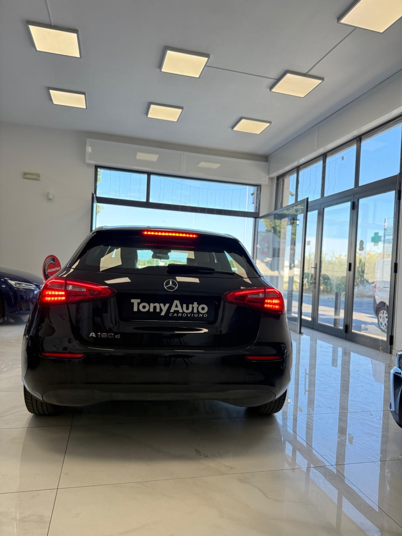 Mercedes-benz A 180 NAVI,TELECAMERA,APPLE CARPLAY,INTERNI PARZIALI IN PELLE,SCHERMO INTERAMENTE DIGITALE