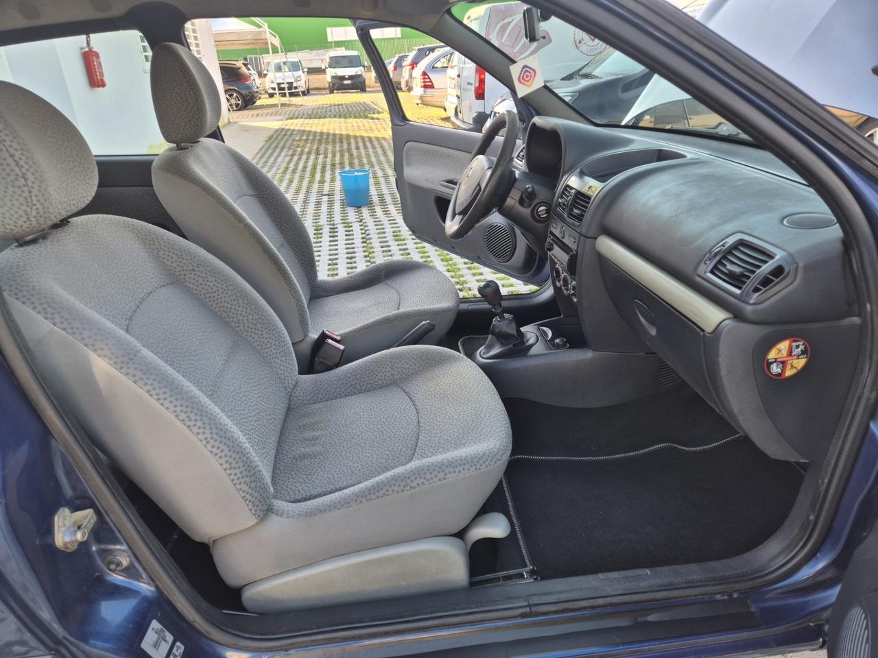 Renault Clio 1.2 cat 3 porte Confort Authentique