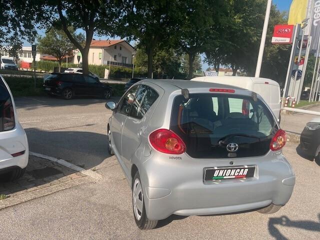Toyota Aygo 1.0 12V VVT-i 5 porte Sol