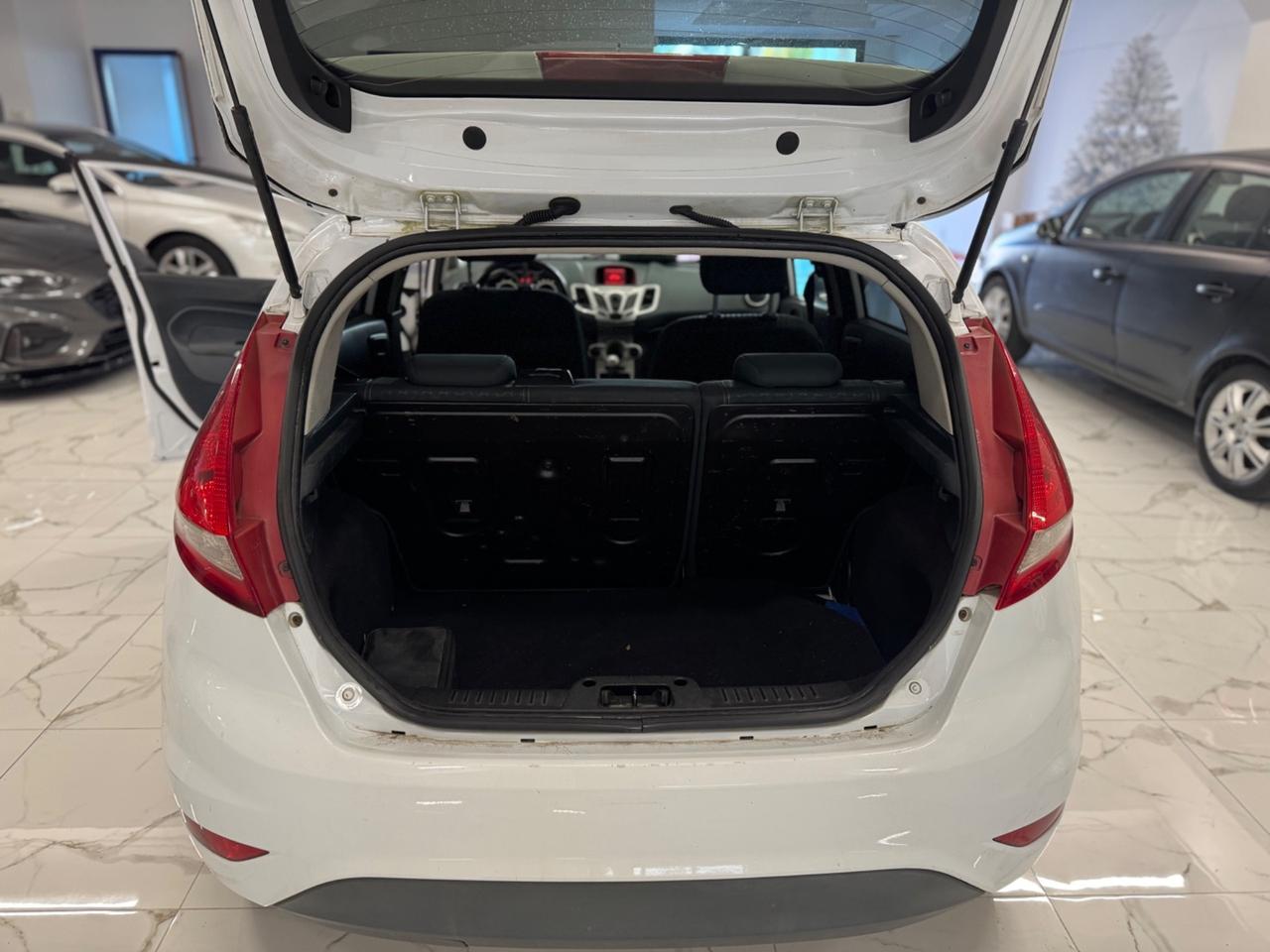 Ford Fiesta 1.4 GPL REGENERED CAR