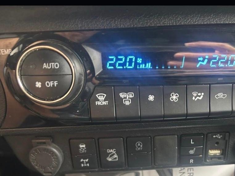 Toyota Hilux 2.8 D-4D 2WD 2 porte Chassis & Cab Active Aut. Invincibile