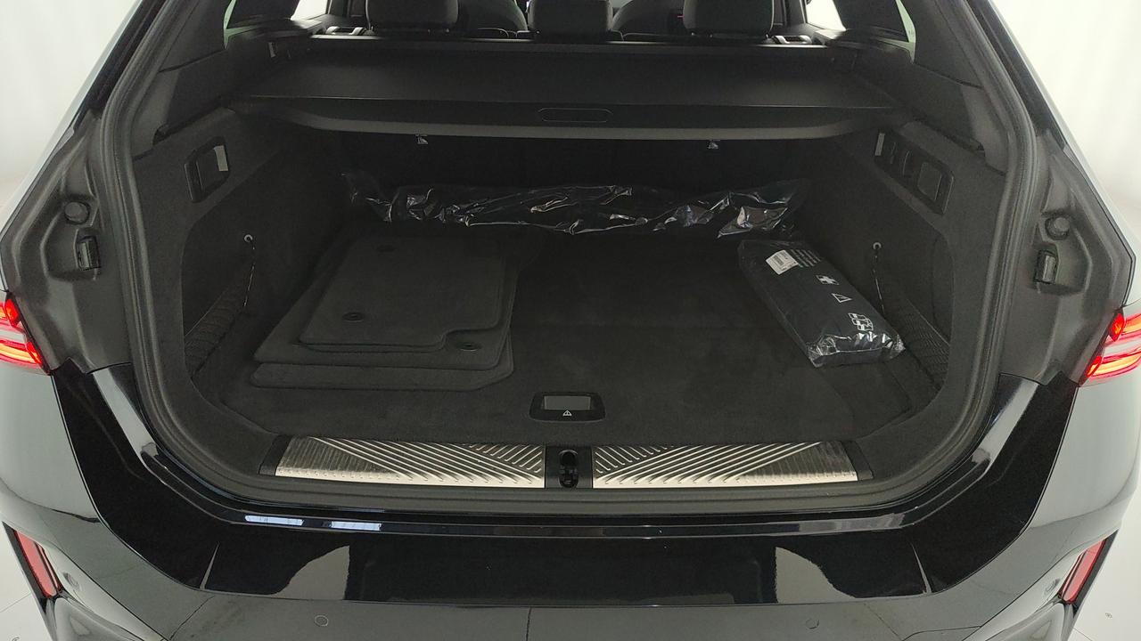 BMW 520d Touring 48V xdrive MSport Pro auto