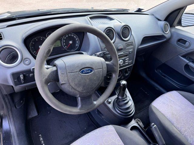 FORD Fiesta 1.2 16V 5p. Titanium OK NEOPATENTATO 5 Porte
