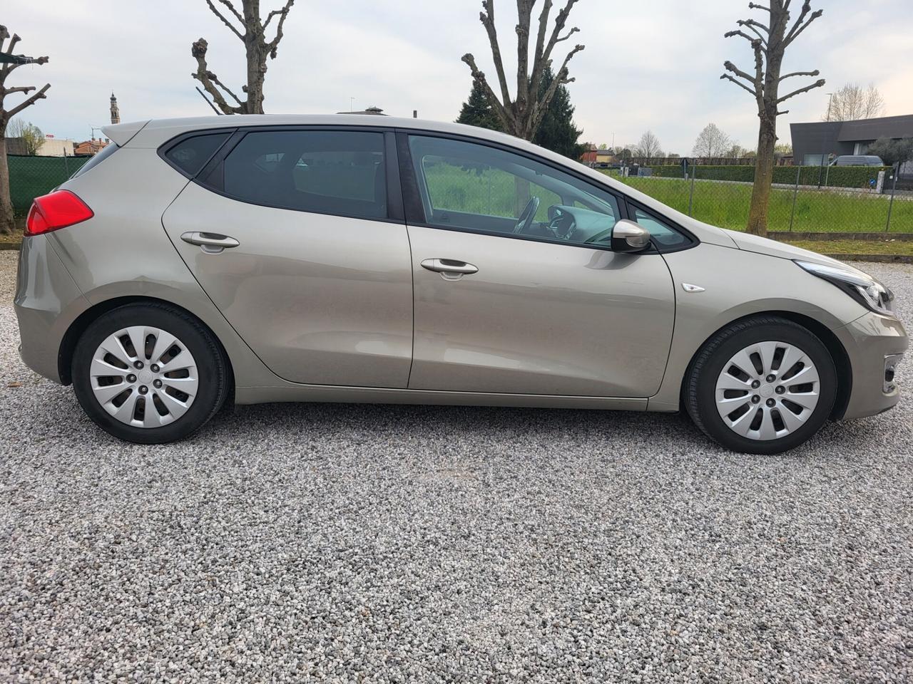 Kia Ceed cee'd 1.6 CRDi 110 CV 5 porte Active