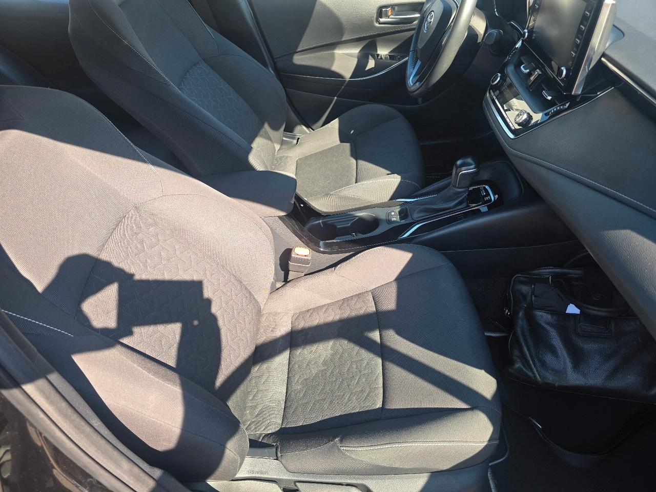 Toyota Corolla 1.8 Hybrid Business