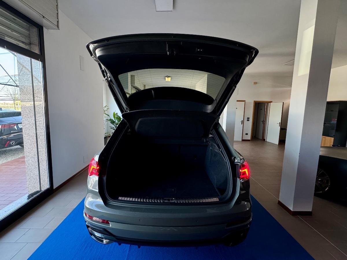 AUDI - Q3 - 35 TDI S tronic S line edition