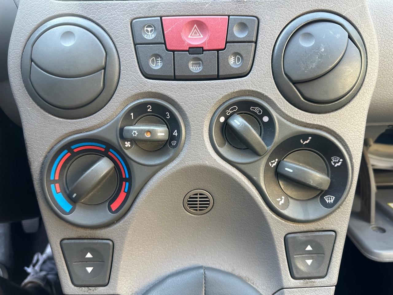 Fiat Panda 1.2 BENZINA NEOPATENTATI OK AREA B MILANO