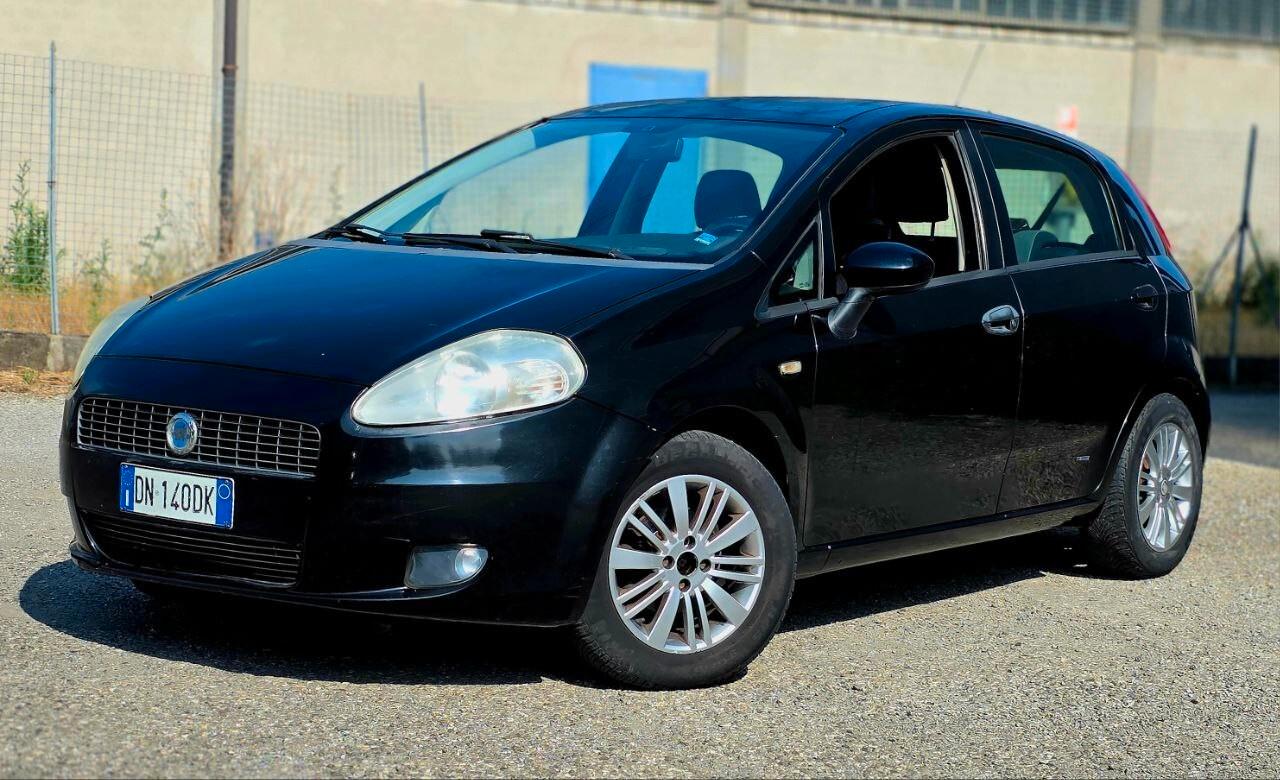 Fiat Grande Punto 1.2 NEOPATENTATI con gancio traino