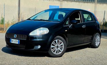 Fiat Grande Punto 1.2 NEOPATENTATI con gancio traino