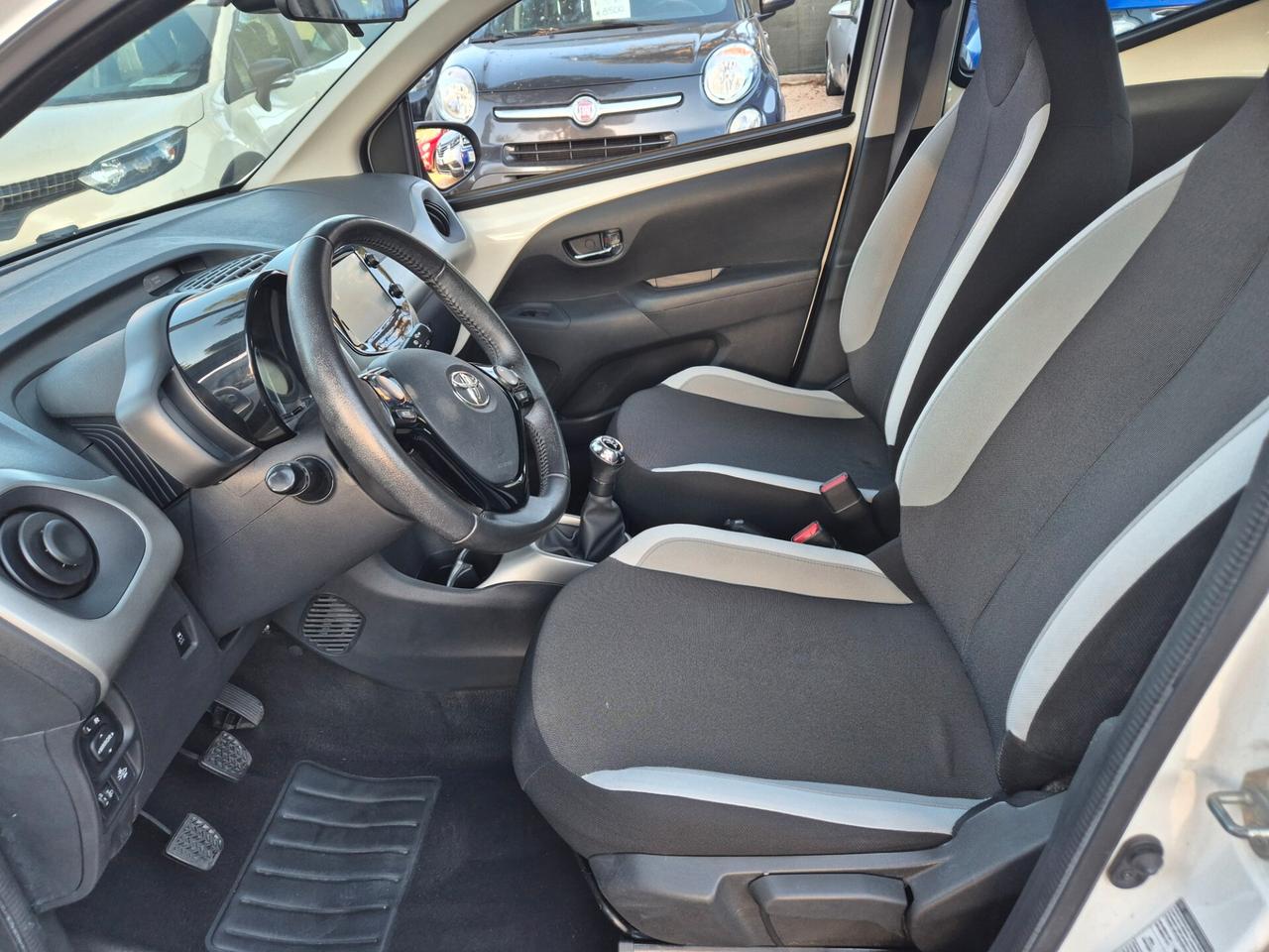 Toyota Aygo 1.0 VVT-i 69 CV 5 porte x-wave MMT