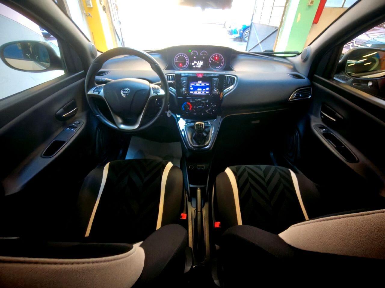 Lancia Ypsilon 1.2 GPL Gold