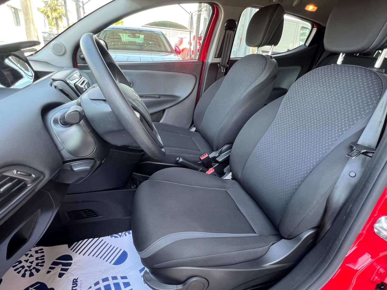 Lancia Ypsilon 1.2 69 CV Silver km 9.800!!!