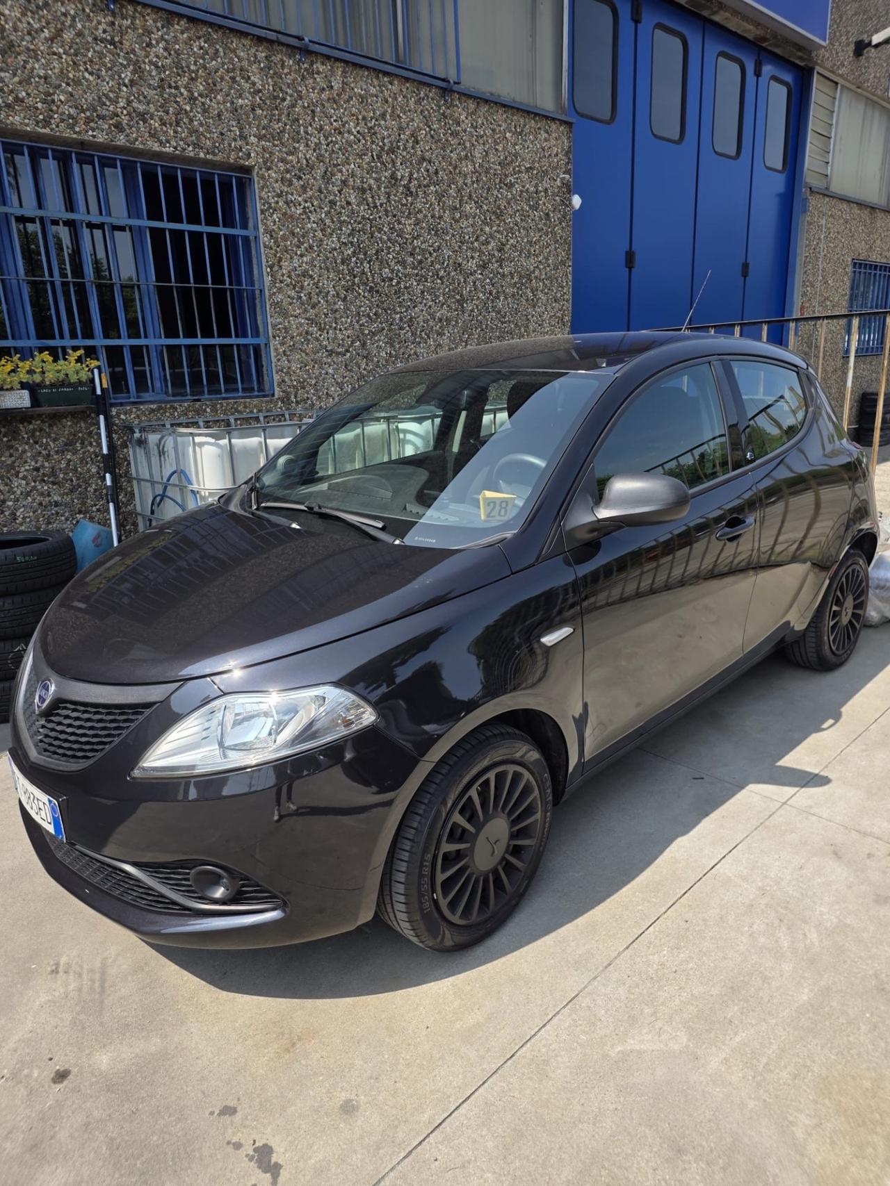 Lancia Ypsilon 1.2 69 CV 5 porte 23 mila km