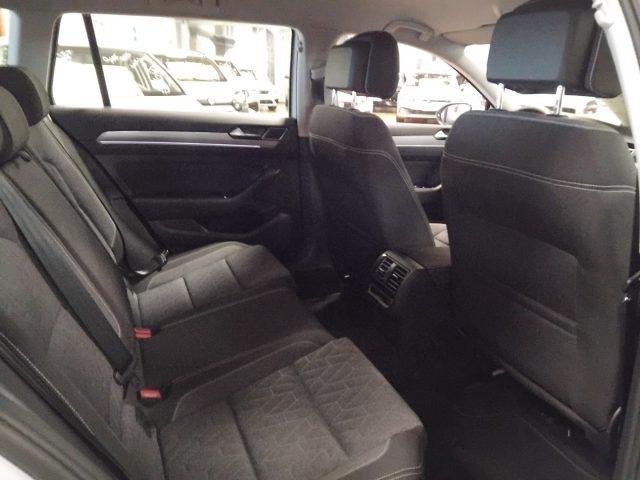 VOLKSWAGEN Passat Variant 2.0 TDI SCR EVO DSG Business