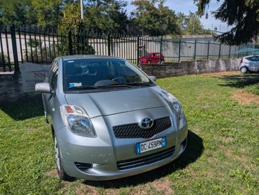 Toyota Yaris 1.3 5 porte UNICO PROPRIETARIO OK NEOP.