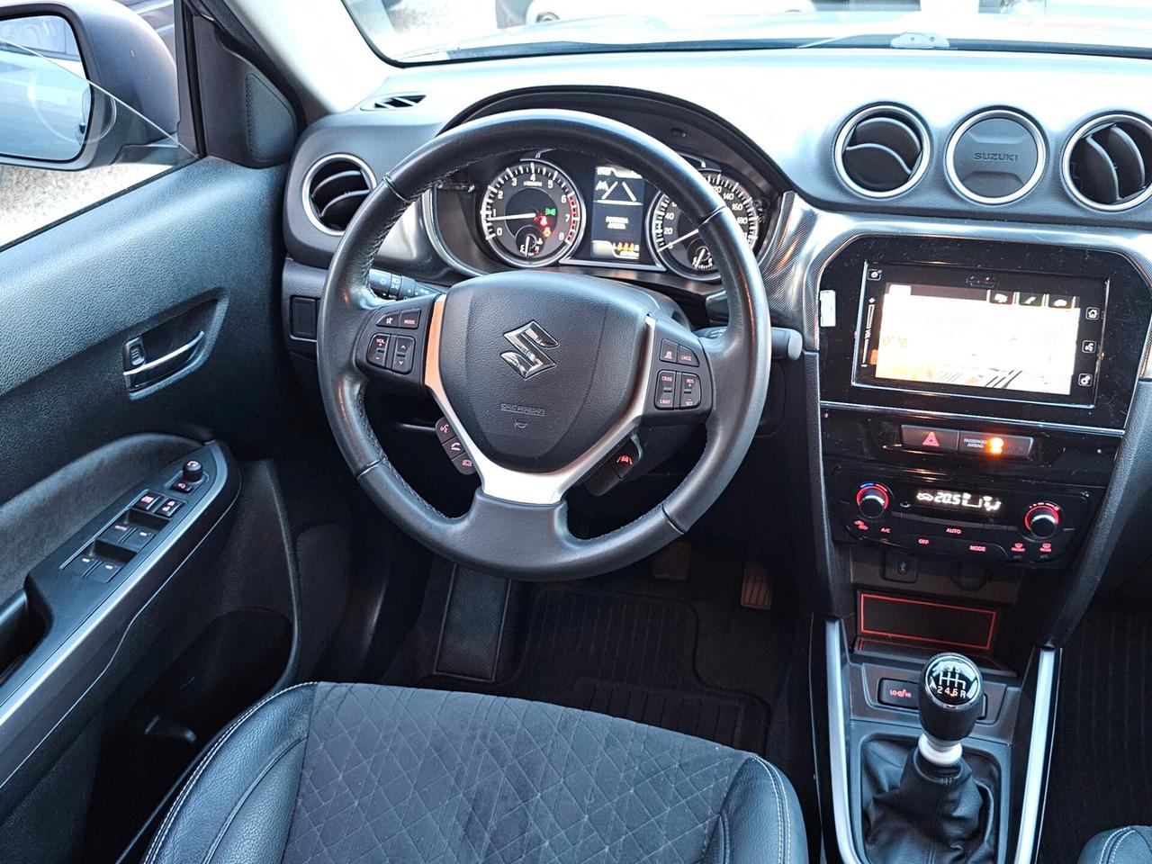 Suzuki Vitara 1.4 Hybrid Top