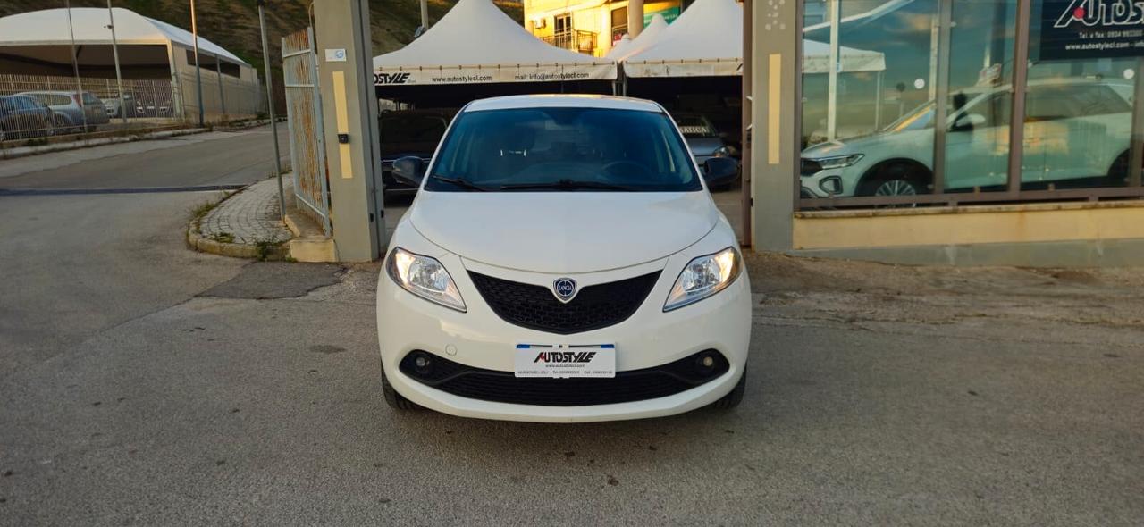 Lancia Ypsilon 1.2 69CV Platinum