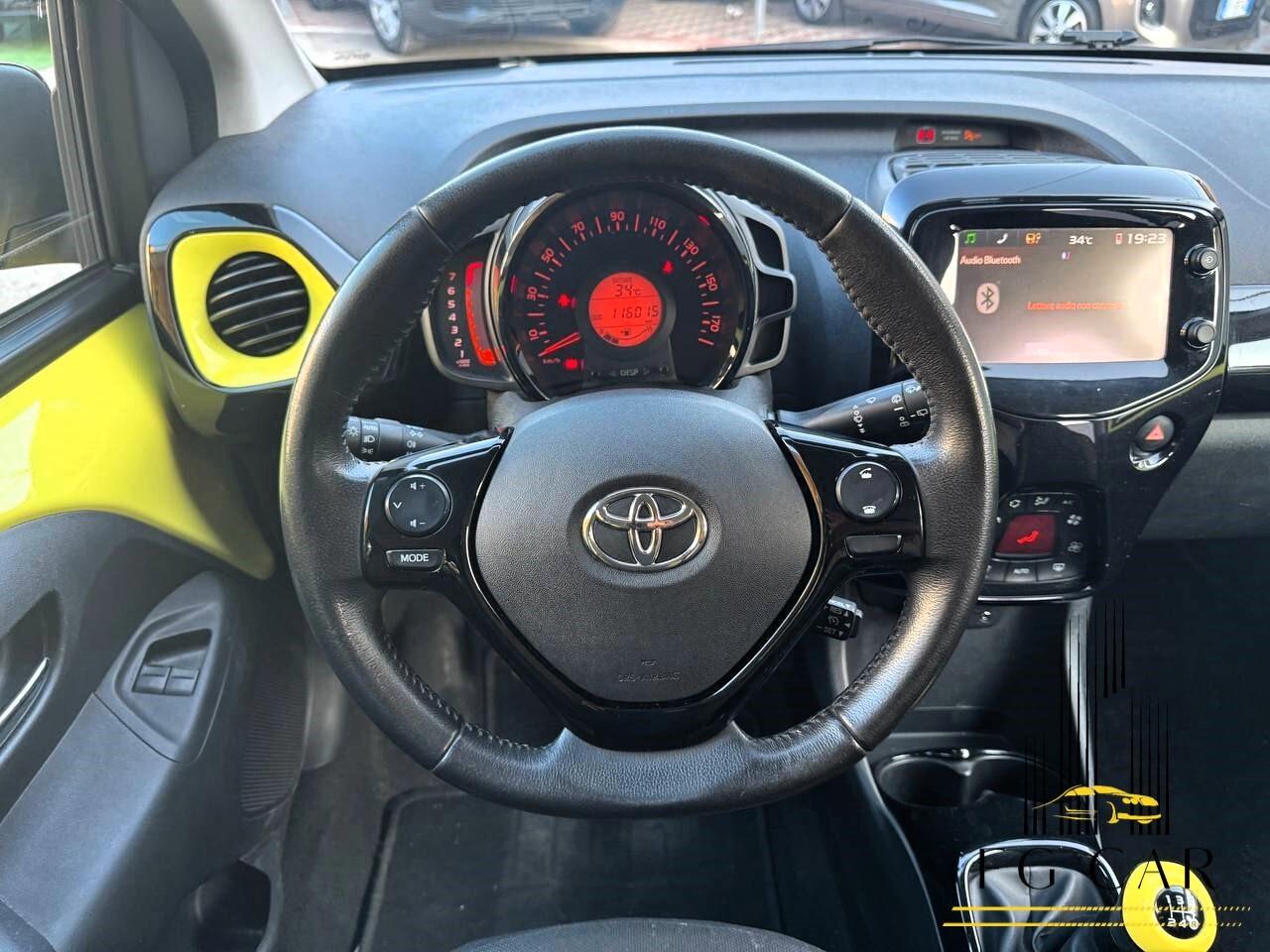 Toyota Aygo 1.0 VVT-i 69 CV 5 porte x-BLACK GPL 10/2016
