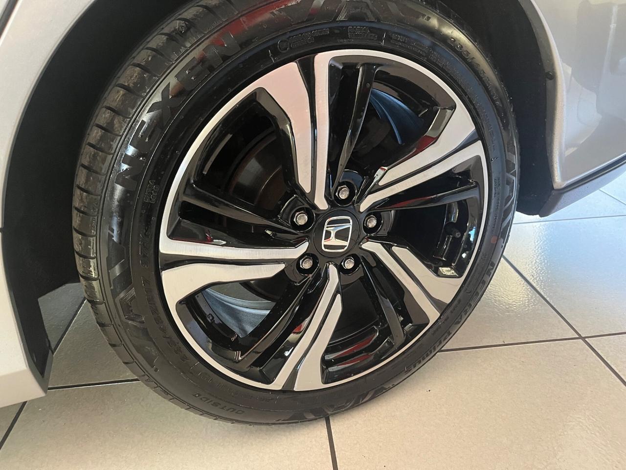 Honda Civic 1.0T 5 porte Executive Premium