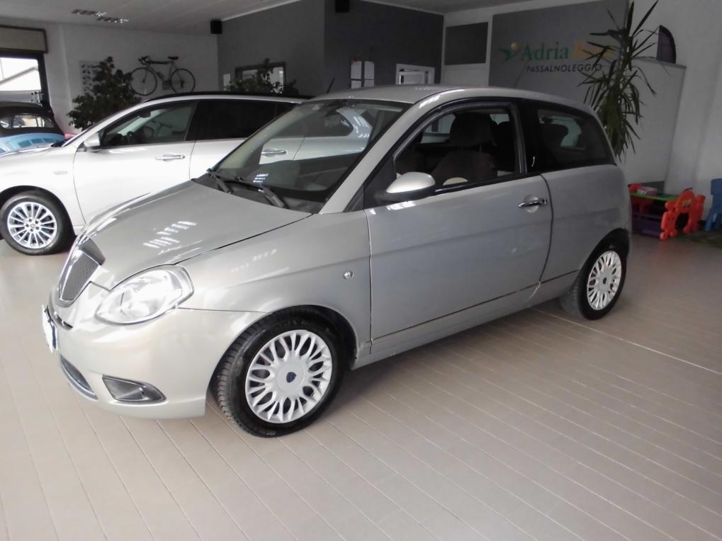 Lancia Ypsilon 1.3 MJT 90 CV Oro Plus