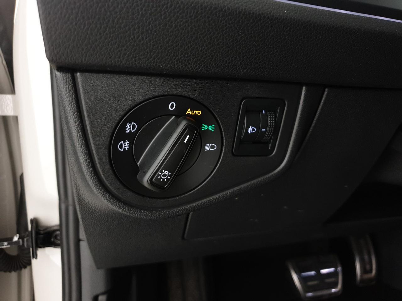 Volkswagen Taigo 1.0 tsi r-line 110cv dsg