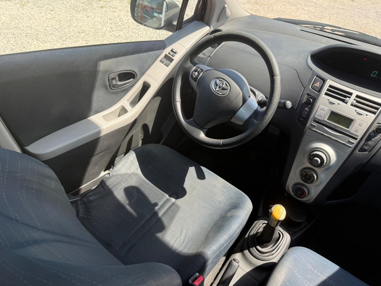Toyota Yaris 1.0 5 porte Sol