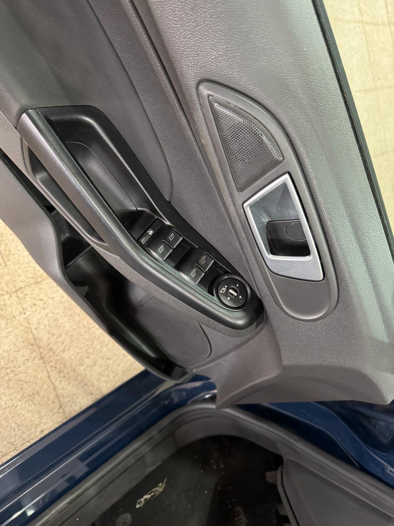 Ford Fiesta 1.0 80CV 5 porte Titanium